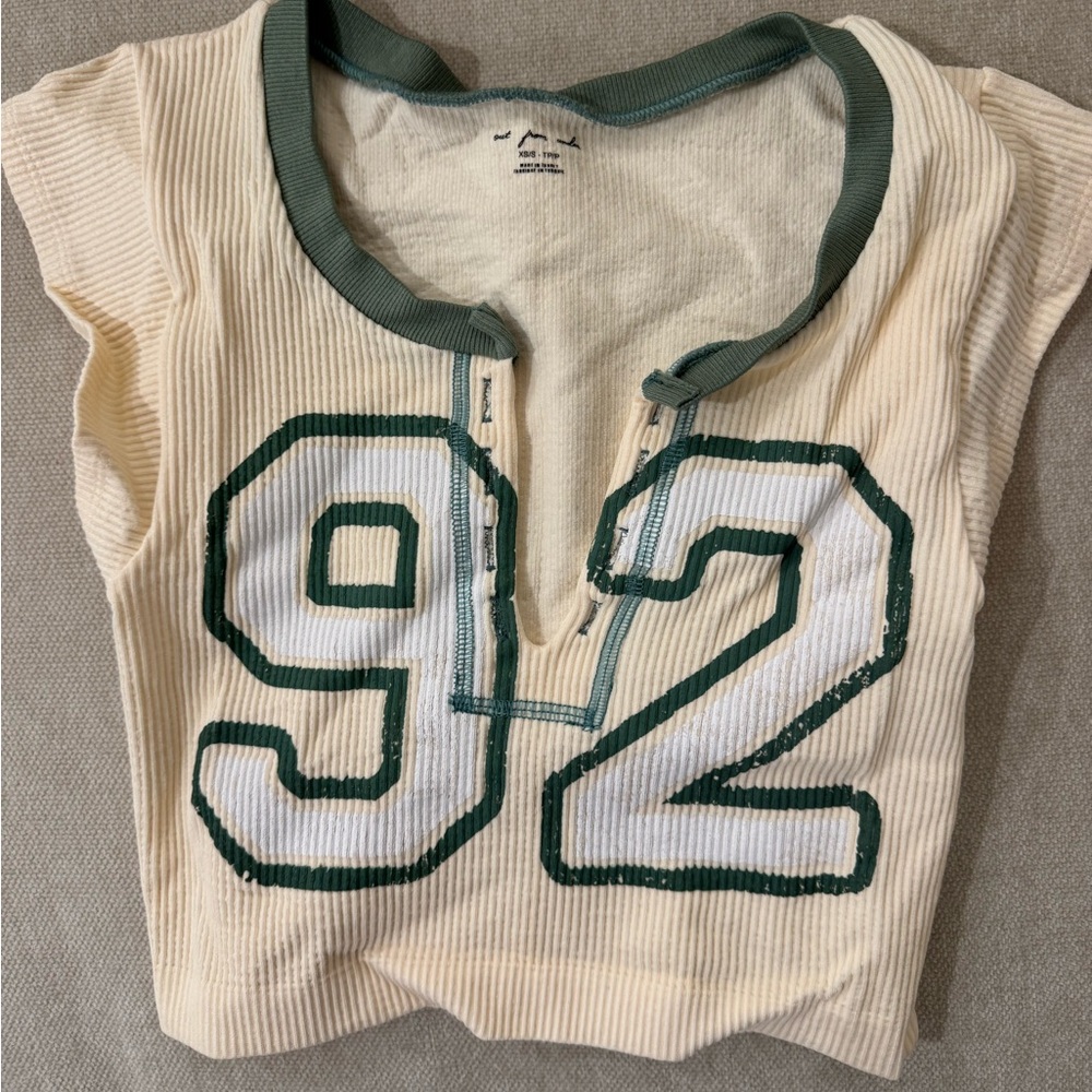 Urban Outfitters cropped tee xs/s